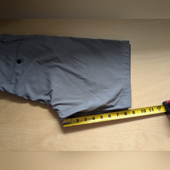 THEORY Men Short Classic Fit Size 32 Made In USA Color Kaki/Gray - Picture 10 of 10